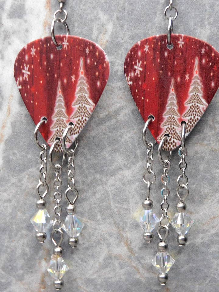 Julgrans- och snöflingor röda gitarrplektrumörhängen för wholesale av Simply Raevyn