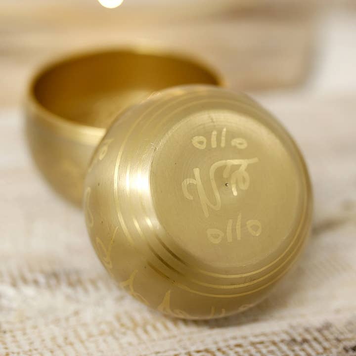 Ethike.eu - Wholesale Meditation Supplies - Buddha - Set of 2 Tibetan bowls2