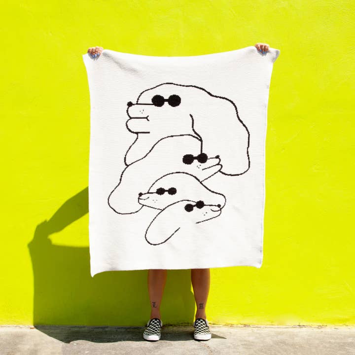 Slowdown Studio - Wholesale Bedding blanket – Kids & Baby - Dawgs Mini Blanket2