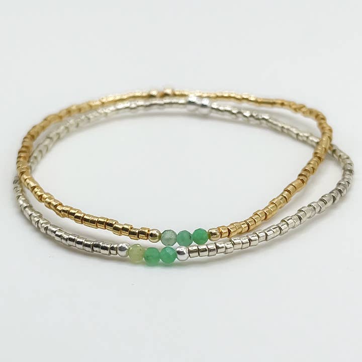 Emerald Armband - Maj Birthstone - Trippel Ädelsten för wholesale av Au Fait Co