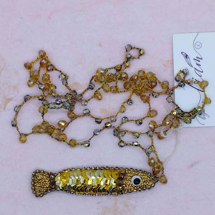 Collana Sardina dorata ricamata a mano con paillettes per la vendita all'ingrosso da parte di Tiám