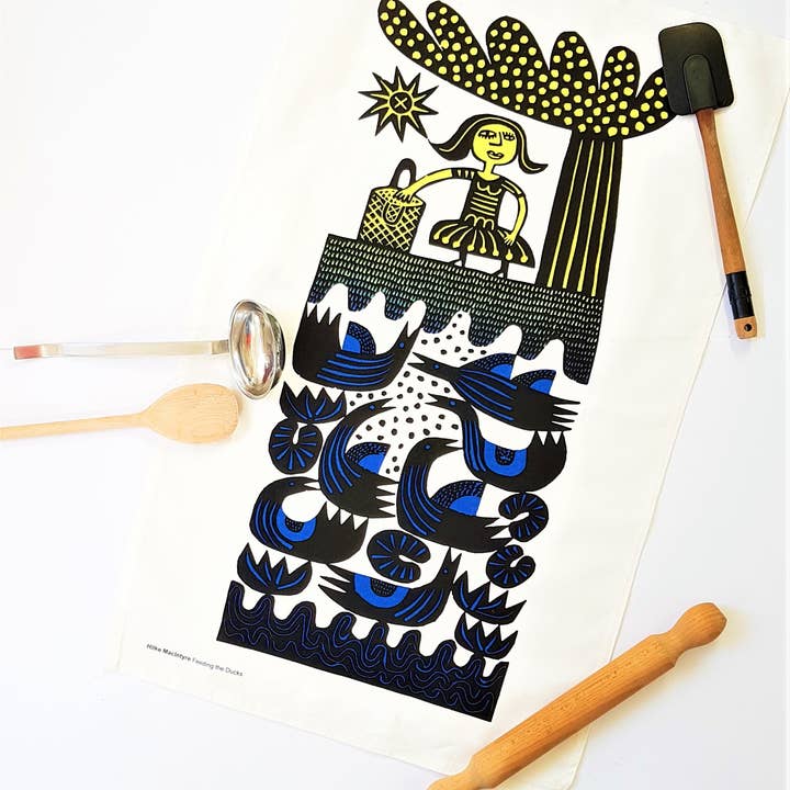 Hilke MacIntrye Alimentando a Toalha de Chá de Patos por atacado de Hayletts Contemporary Fine Art