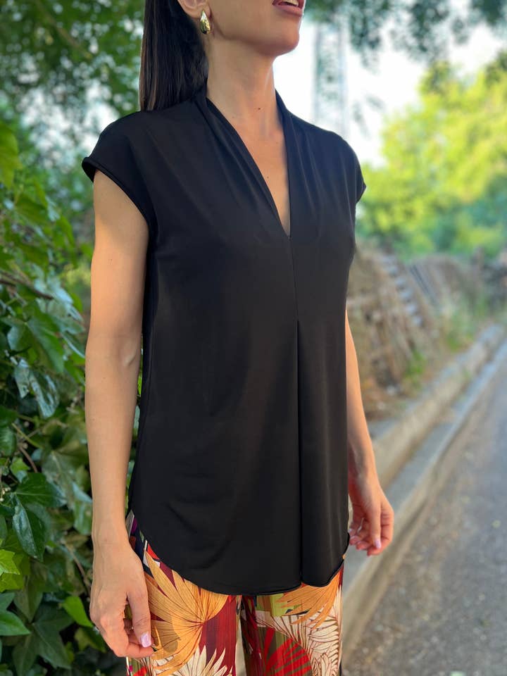Black V-neck plunge top for wholesale by Julie d orleac