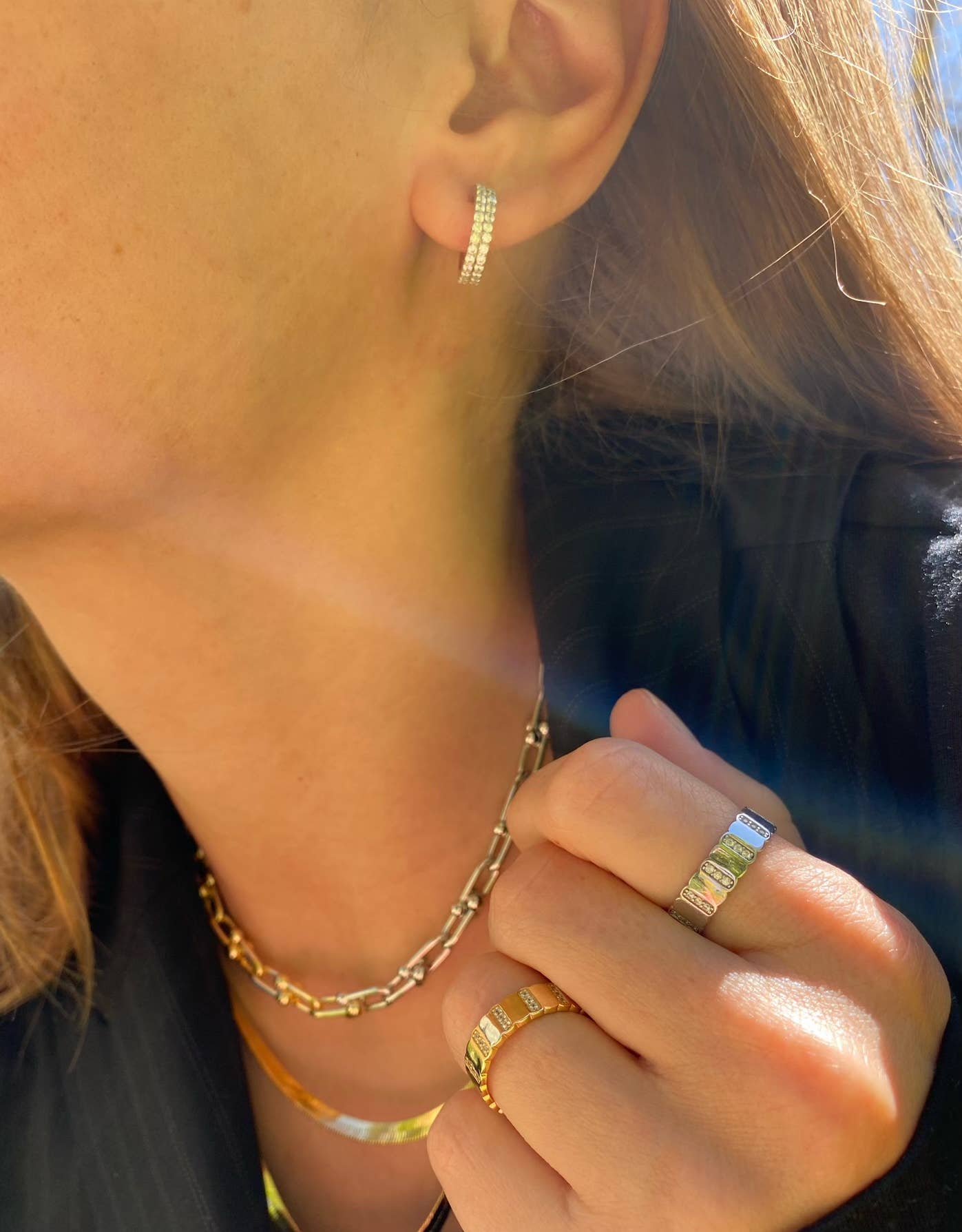 Native Gem – brincos huggies por atacado – HUGGIES GÊMEOS MALVADOS - PRATA ESTERLINA1