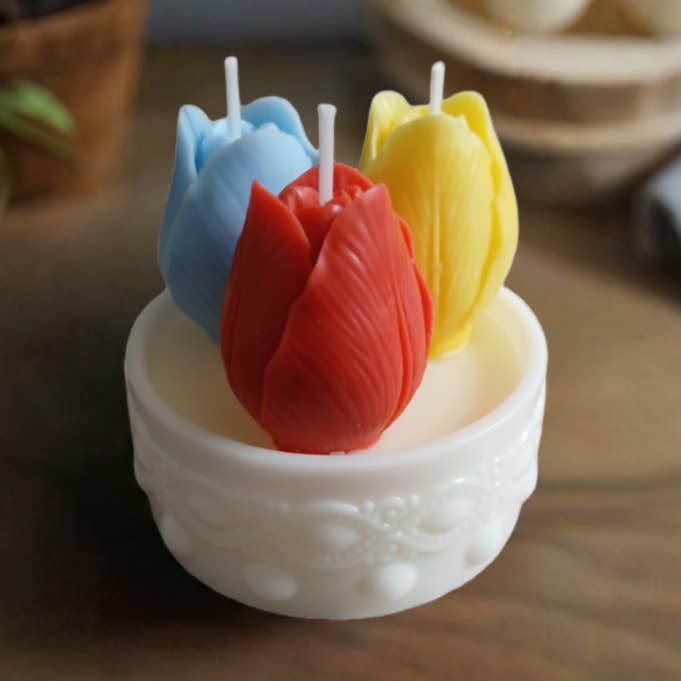 Handmade tulip candles for stress relief for wholesale by Scent Fushion Candles