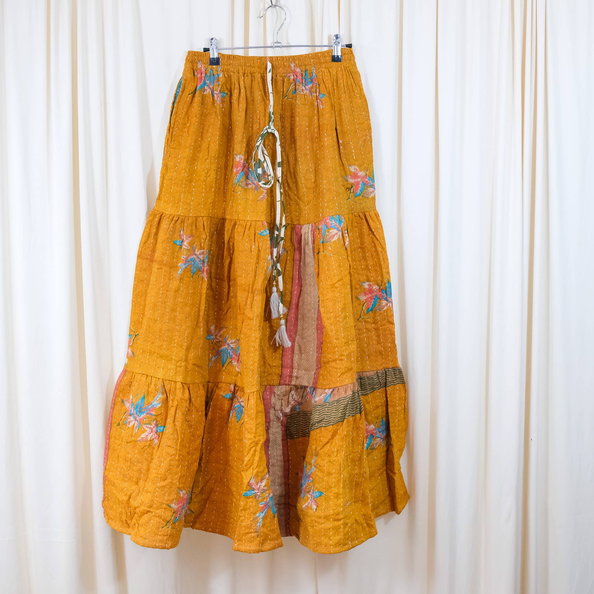 Karma Nepal Crafts - Vendita all'ingrosso Gonna - Donna - Gonna lunga boho Kantha con tasche7