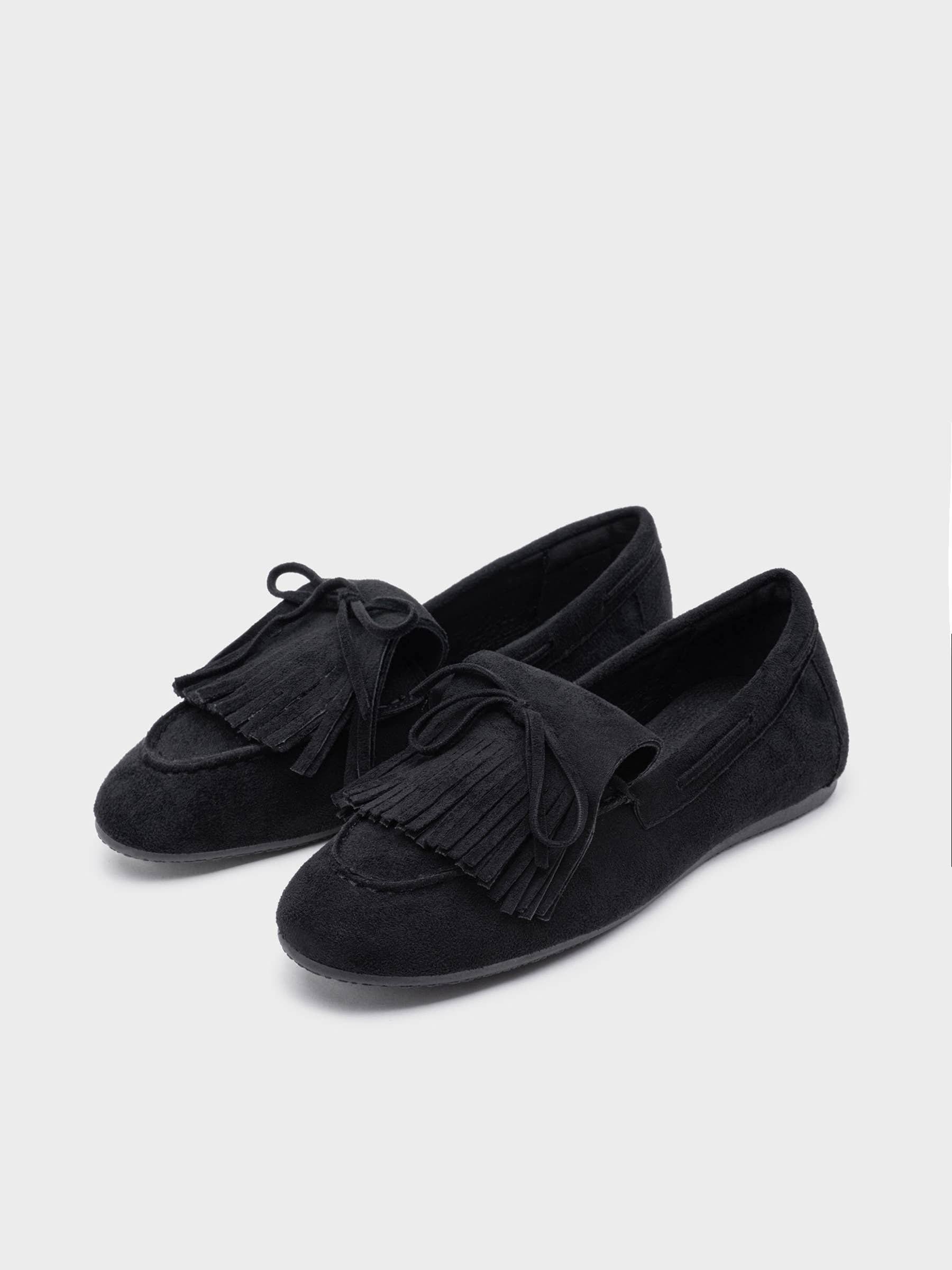 CEREZA – Großhandel Loafer – Damen – NAUTISCHER WILDLEDER-SLIPPER MIT FRANSEN1