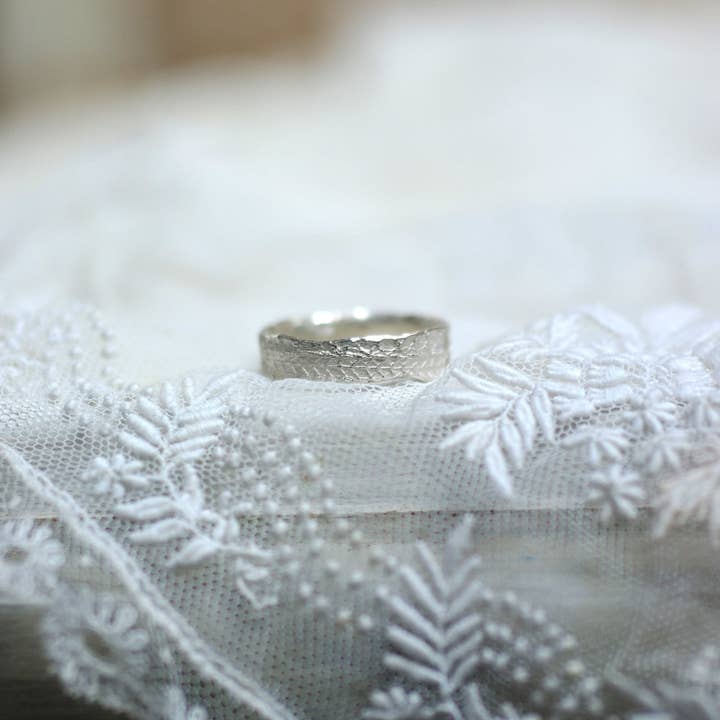 Silver ring inspired by old lace X Rijksmuseum for wholesale by Hester Zagt Sieraden