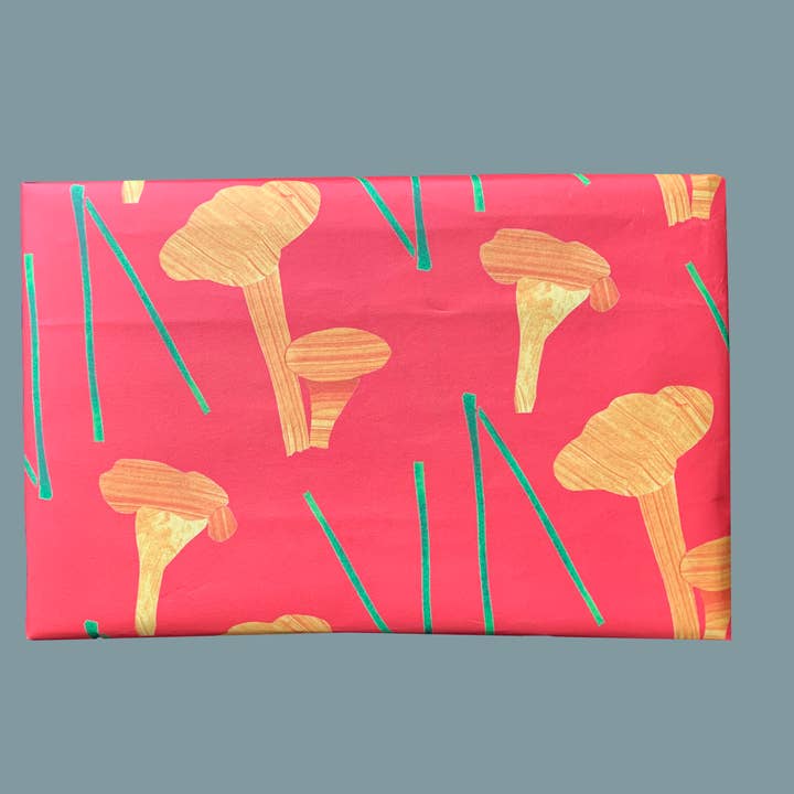 TenTa - Wholesale Wrapping Paper Roll - Chanterelle Mushroom Patterned Wrapping Paper – Red & Ochre2