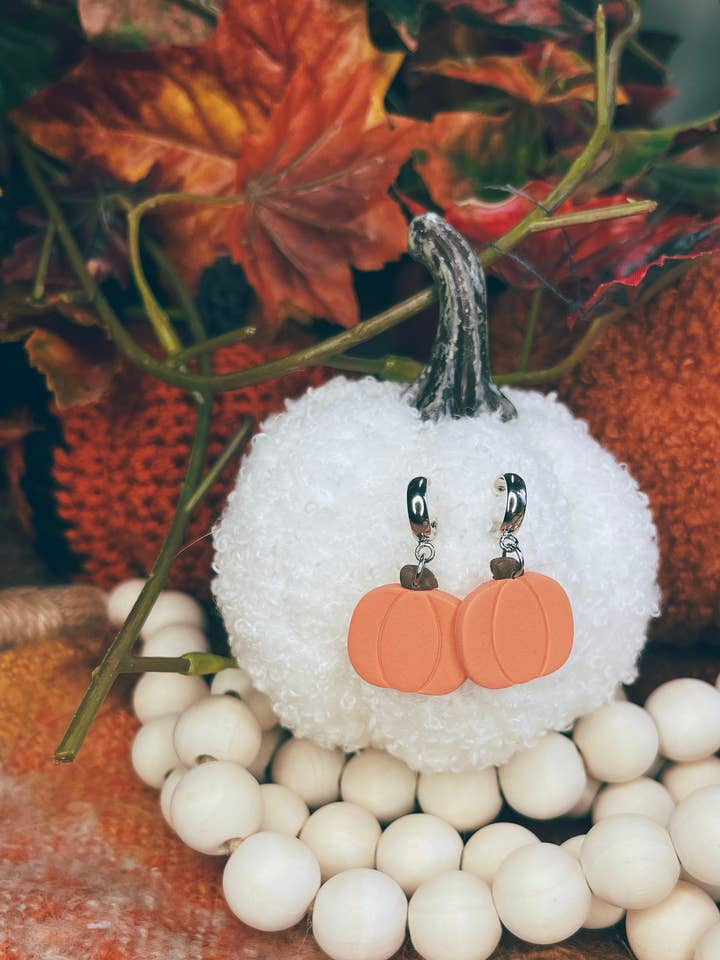 Pendientes pequeños con forma de calabaza para venta al por mayor de kaitmadedesign