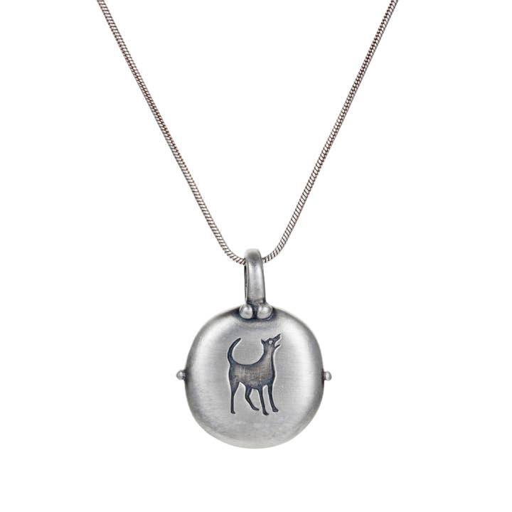 Kinesisk stjernetegn vedhæng - hund for engroshandel hos Van Peterson Designs