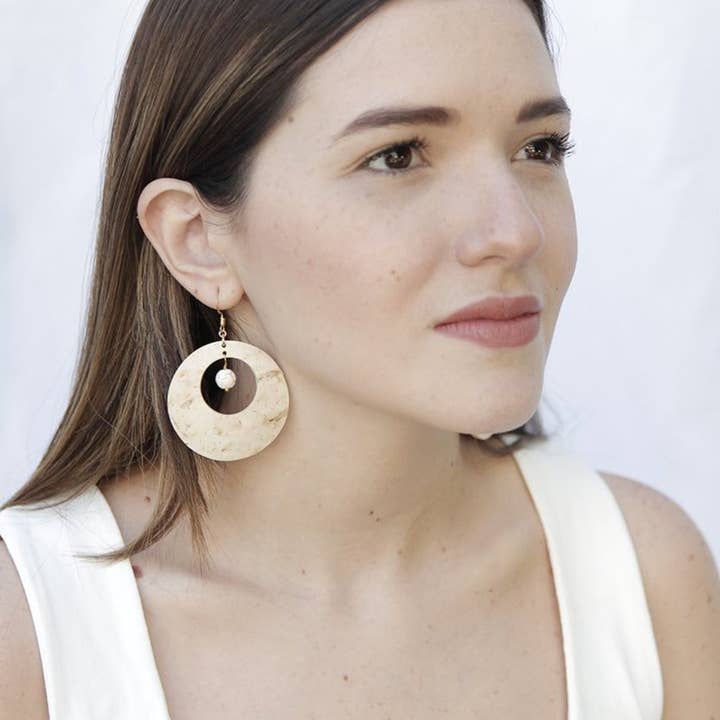 Coco & Souls - Venta al por mayor Pendientes colgantes - Pendientes de concha de coco blanco piedra blanca3