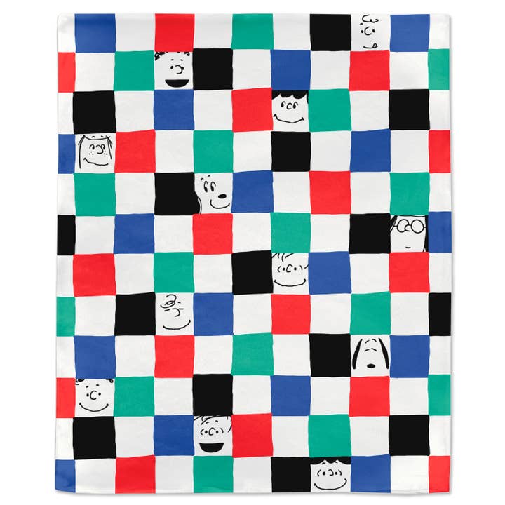 Hallmark – wholesale Bedding blanket – Peanuts™ Gang & Snoopy Checkered Blanket4