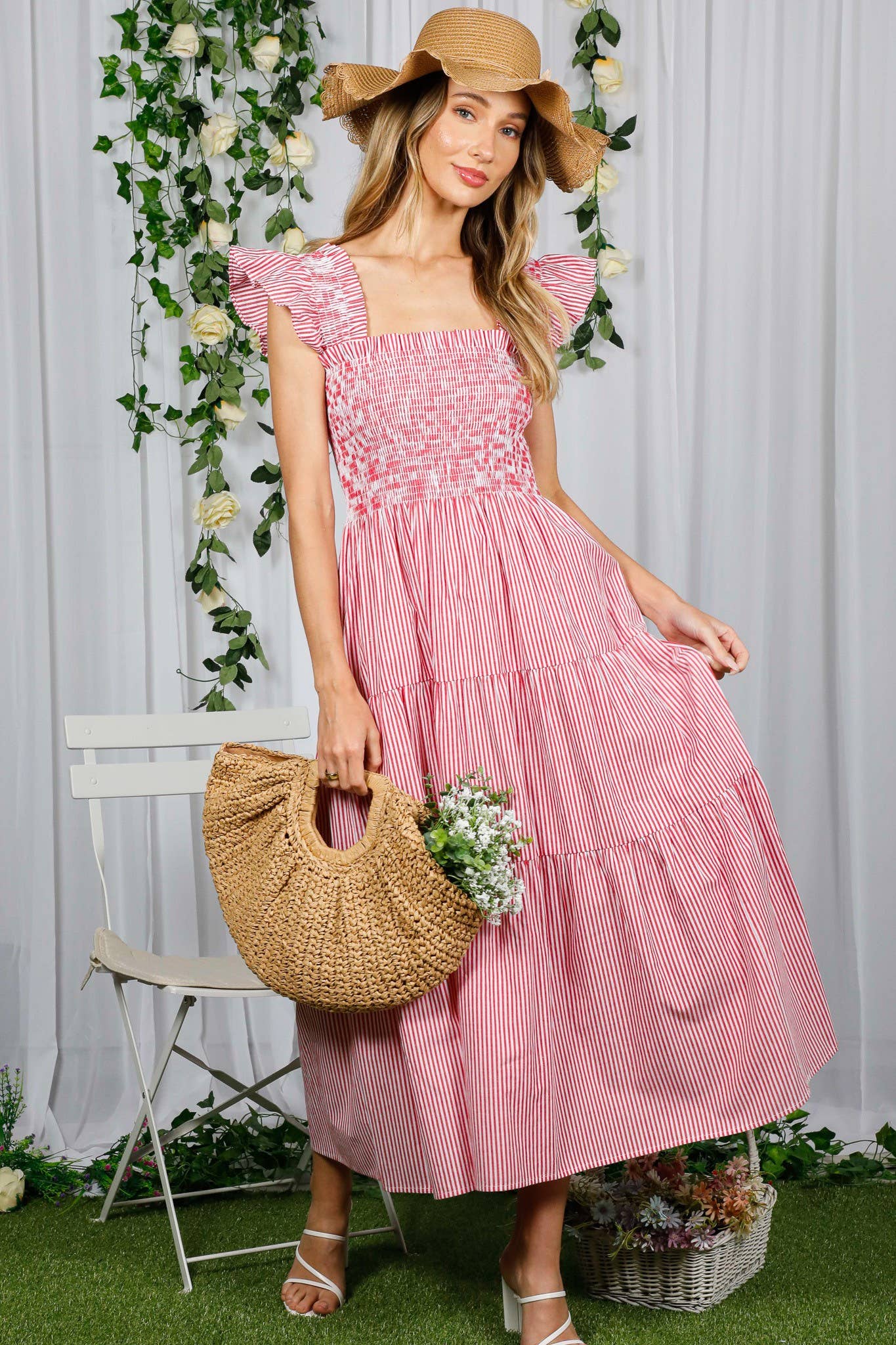 Vine & Love – Großhandel Kleid – Damen – Midi-Kleid aus 100 % Baumwolle mit gestreiftem Stufen-Saum11