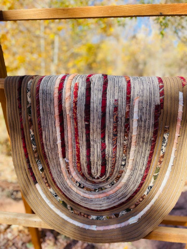 « Faites le mien en brandy » tapis fait main pour la vente par Sow's Ear