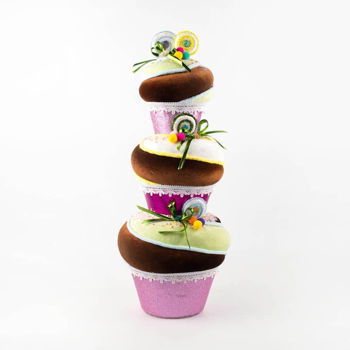 December Diamonds – wholesale Dekorativt bordsobjekt – 26 tum staplade cupcakes0