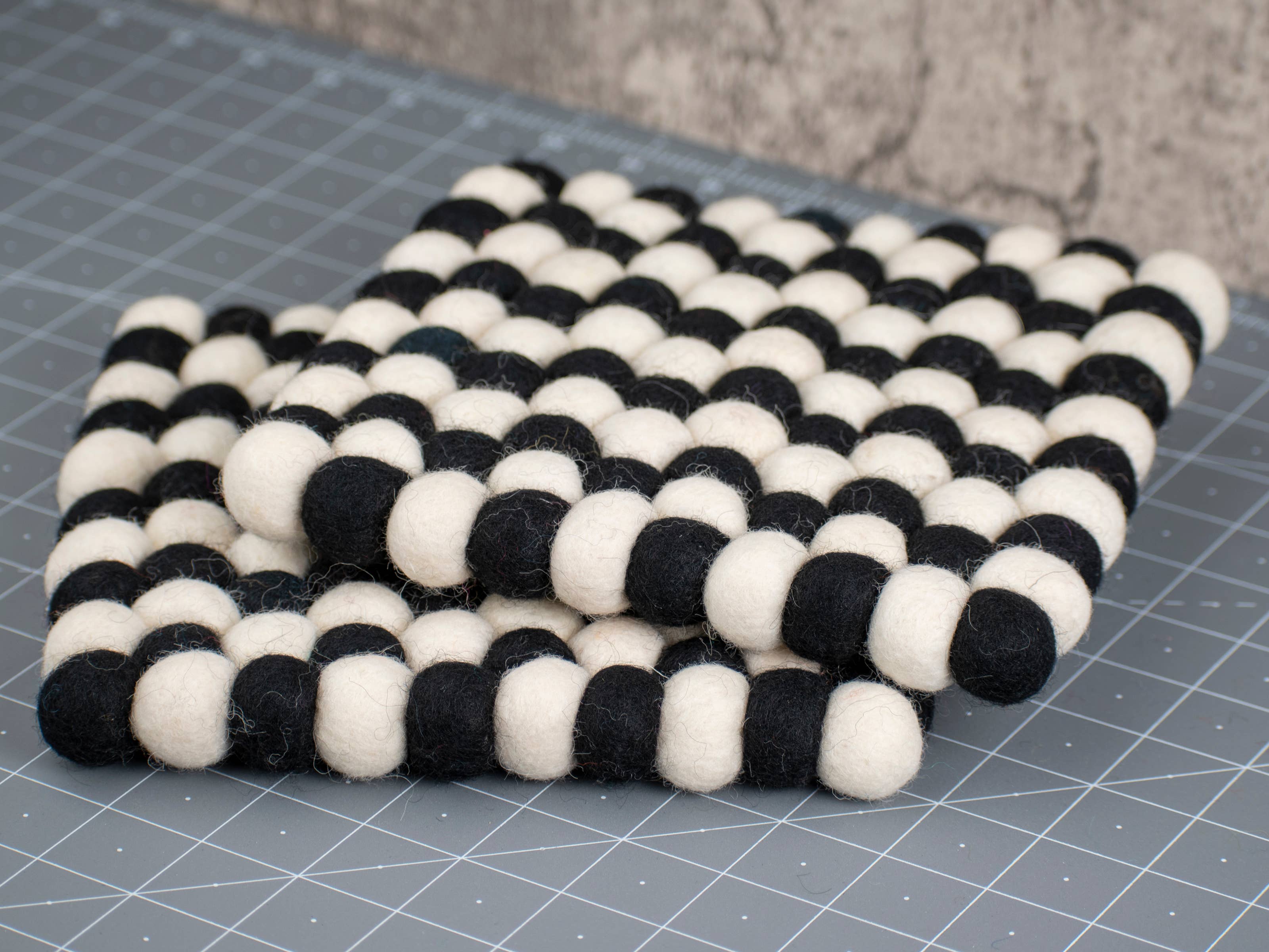 Reefelt – Base para tacho por atacado – Trivet de bola de feltro multicolorido - 8 “quadrado5