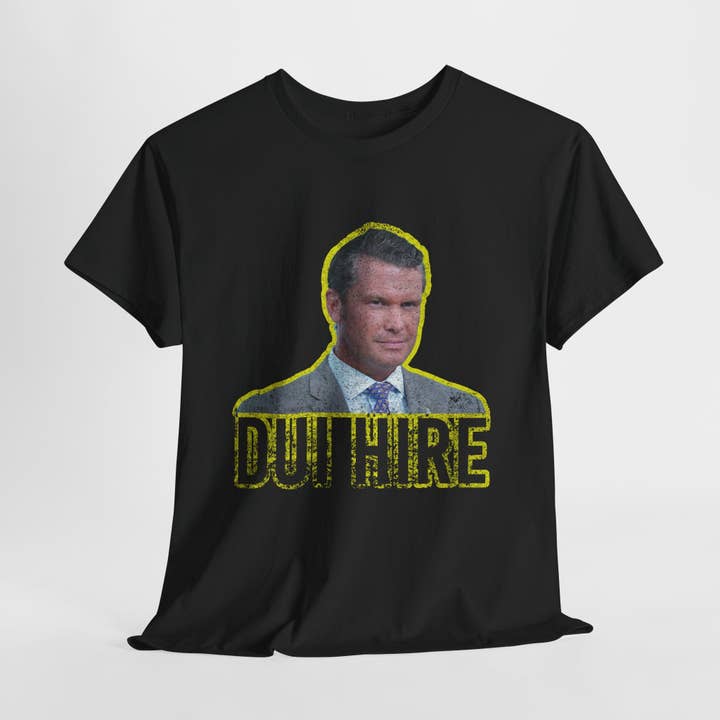 Kennidi Co. – T-shirt estampada - Unissexo por atacado – Contratação de DUI - T-shirt de Pete Hegseth