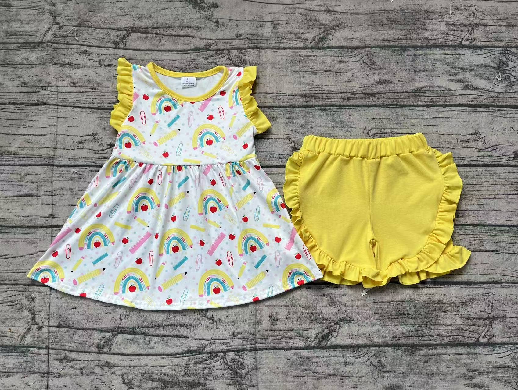 Aier Wholesale - Vente Ensemble haut et short – enfant - Ensemble de vêtements pour filles bébé arc-en-ciel retour à l'école tunique à volants et shorts1