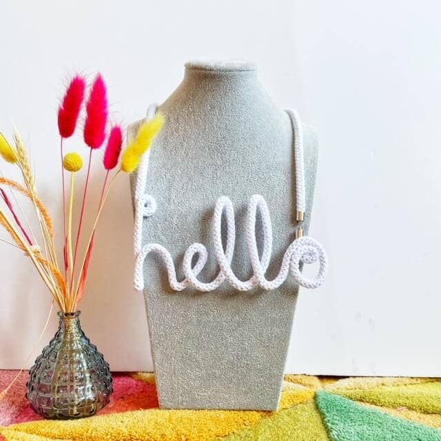Handmade by Tinni - Wholesale Geweven ketting - The Hello Word Necklace - Handgemaakt door Tinni7