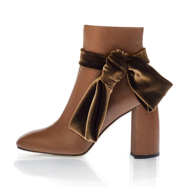 Flora Bootie i Choklad för wholesale av Susana Madrid
