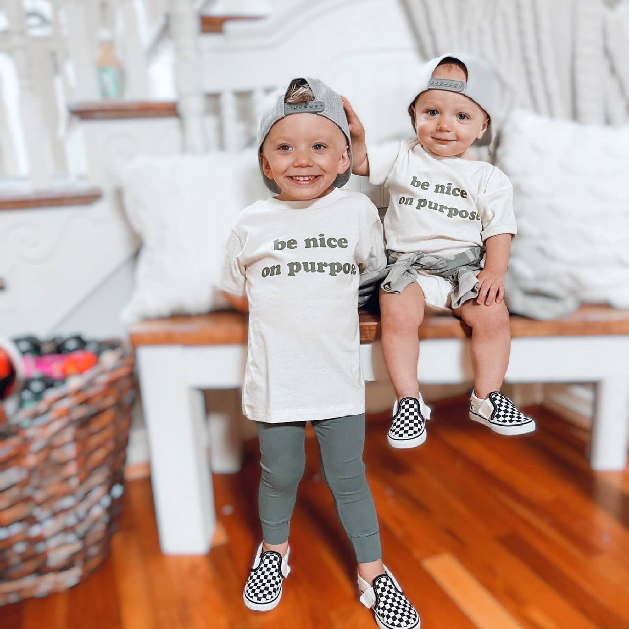 The Mini Mart Studio - Wholesale T-shirt met zeefdruk - Kinderen - Be Nice on Purpose Peuter and Youth t-shirt | Inspirerend grafisch t-shirt voor kinderen | Kindness Kindershirt | Kies Vriendelijkheid | Schattig kinder t-shirt4