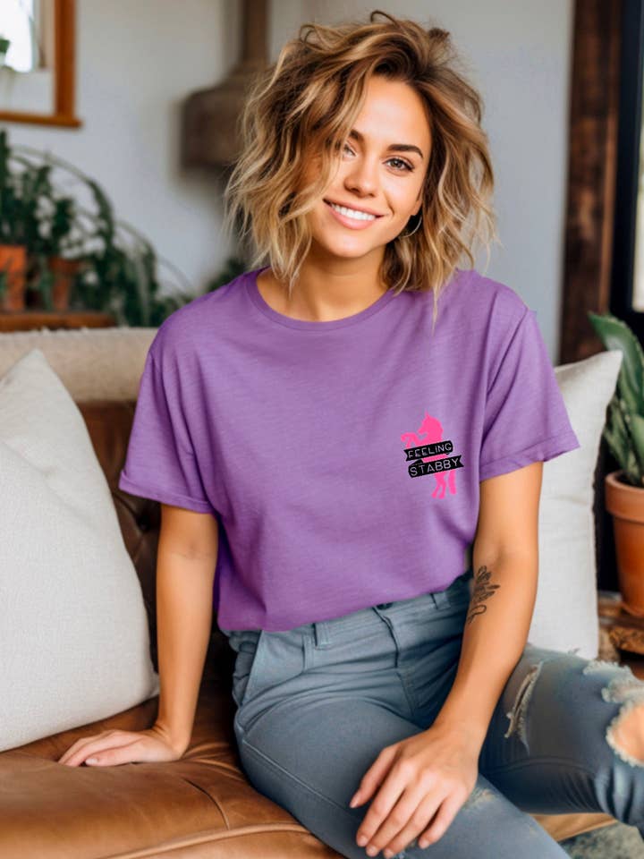 T-shirt "envie de poignarder" pour la vente par Axle Rose Co