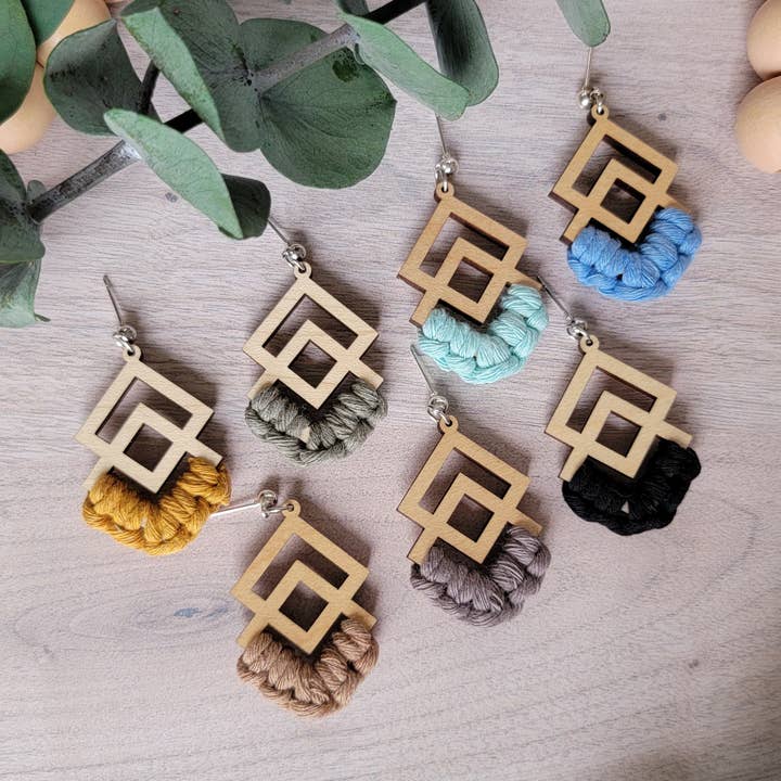 Mae - Macrame Øreringe for engroshandel hos Knotty but Nice