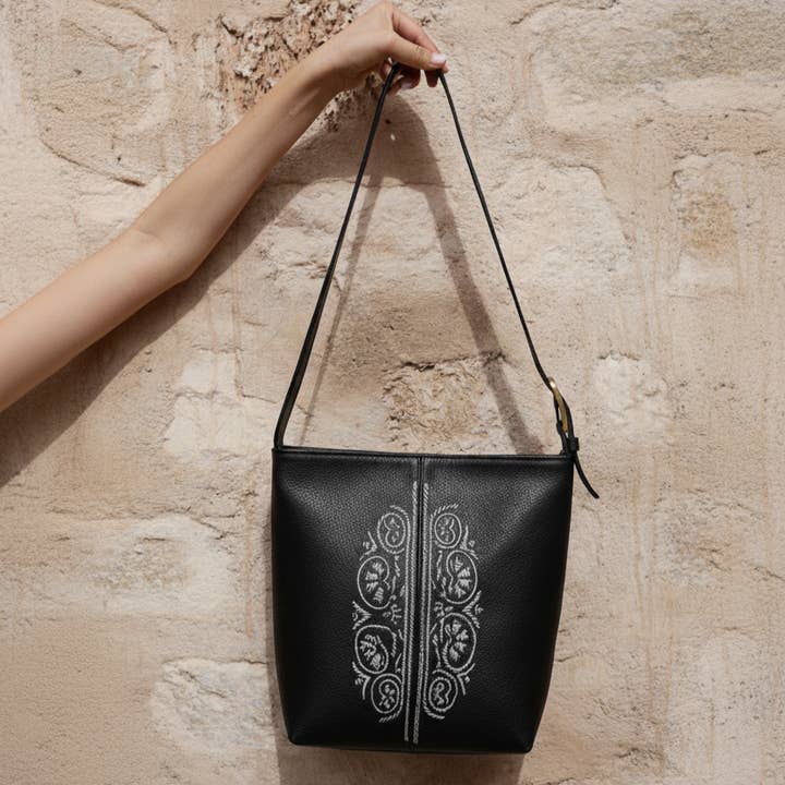AMASOUK - Wholesale Shoulder Bag - Women's - Zahra Leather Bucket Tote3