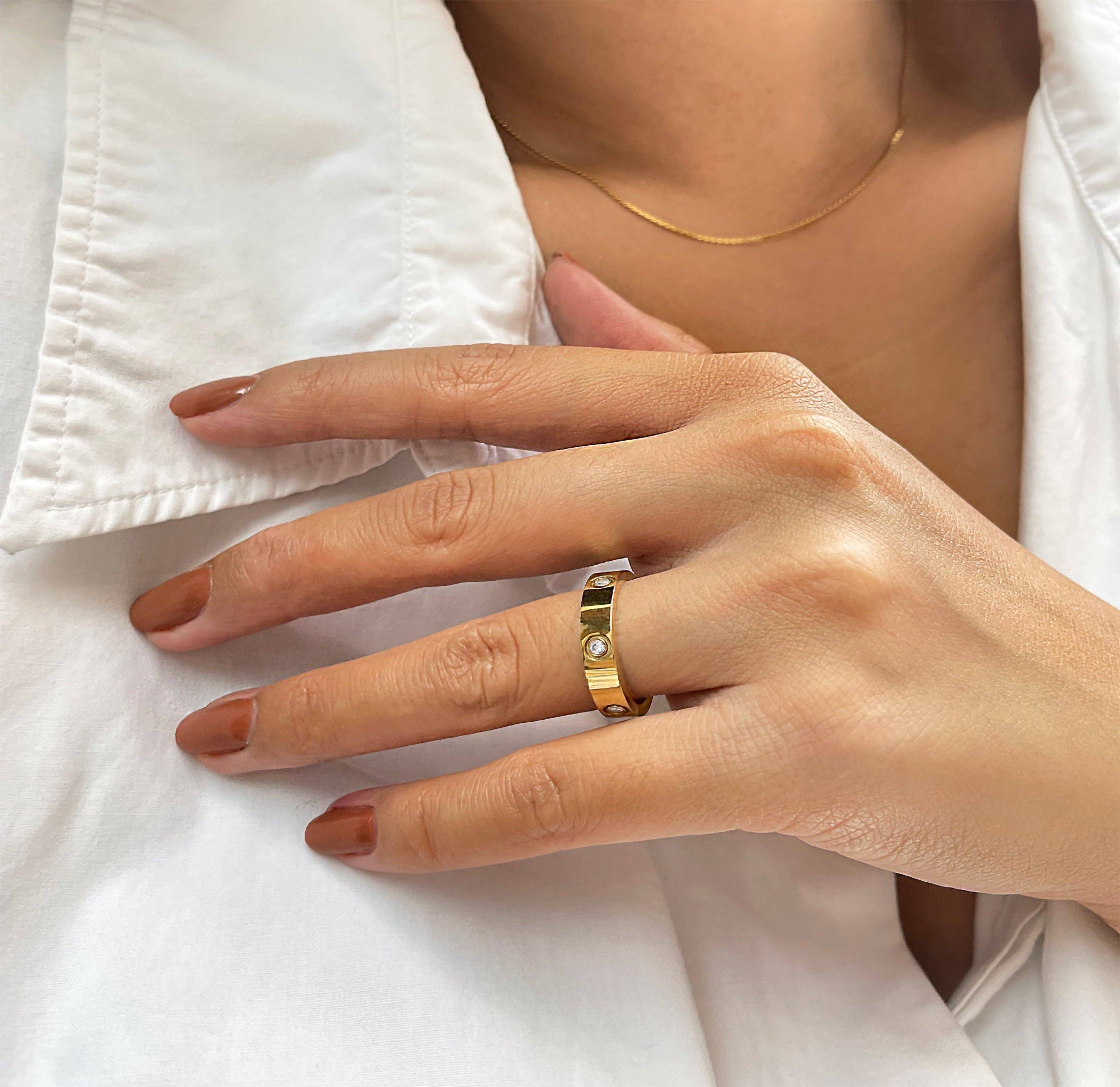 MAI DESIREE - Wholesale Multi-Stone Ring - CARRIE 18K GOLD PAVE RING1