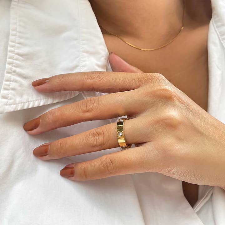 MAI DESIREE - Wholesale Multi-Stone Ring - CARRIE 18K GOLD PAVE RING1