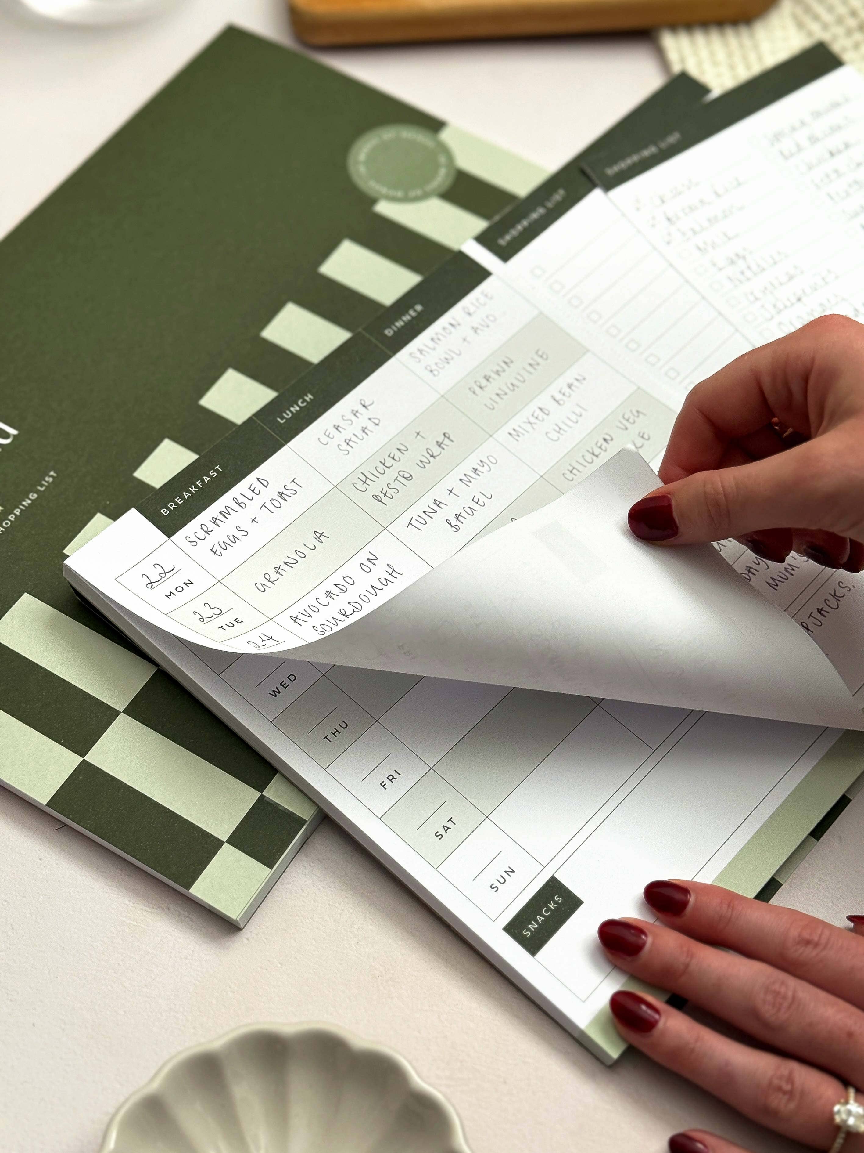 AIM Studio Co – wholesale Notepad – Weekly Meal Planner A4 Notepad with Perforated Shopping List8