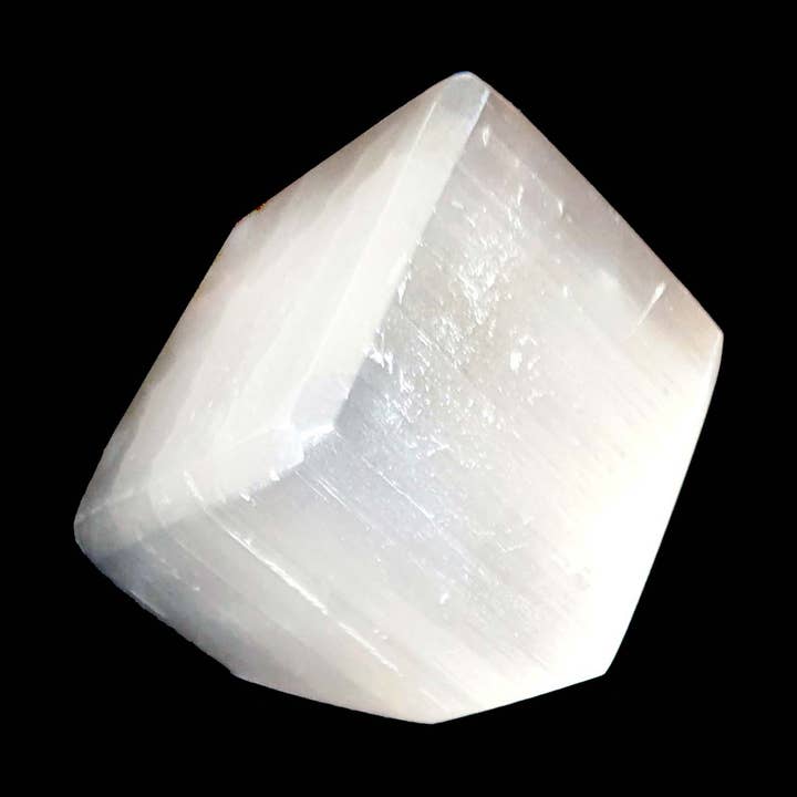 Cube flottant en sélénite de 45 mm pour la vente par Geofossils