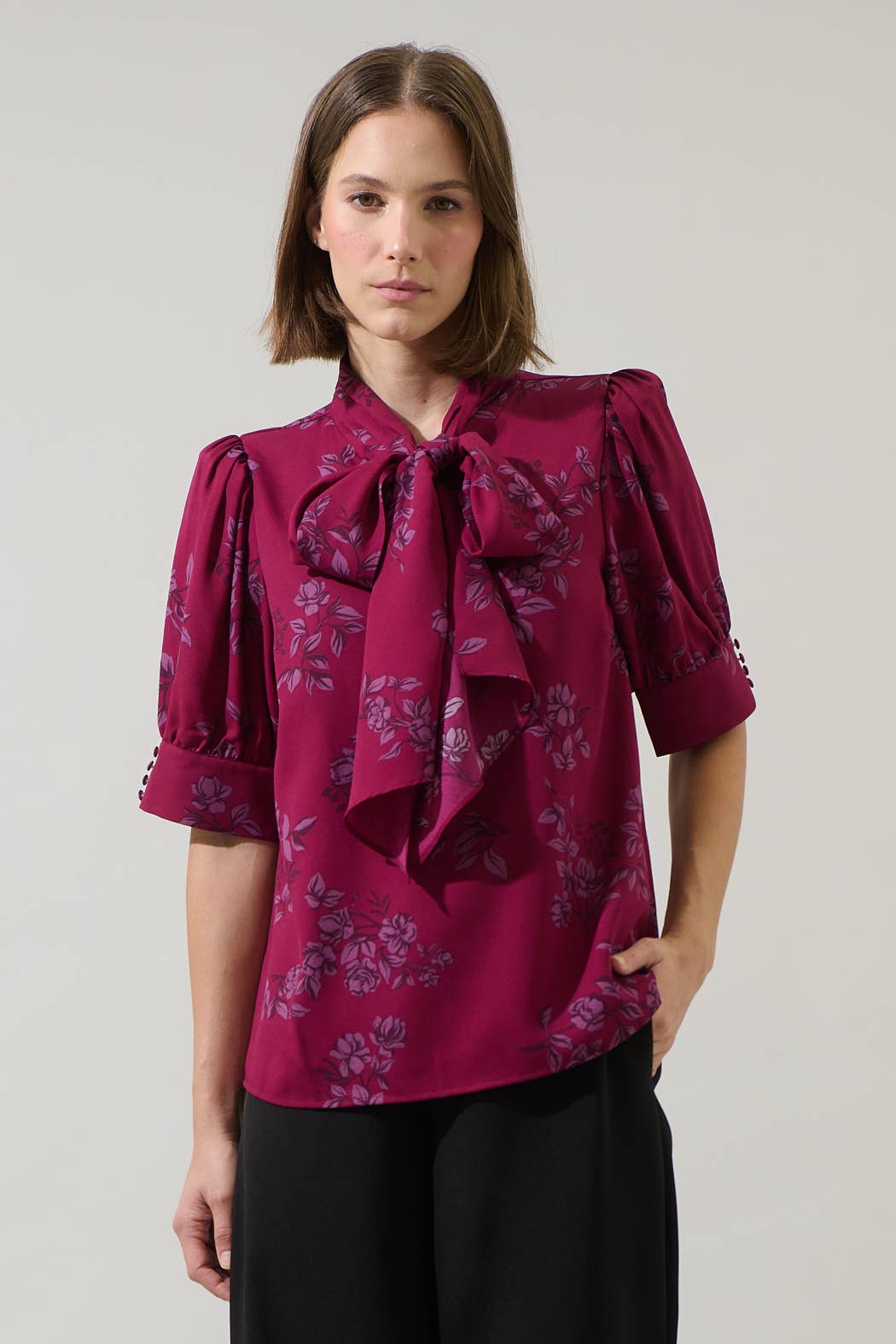 MAGENTA-MULT Zurum Floral Floss Bluse mit Blumenkrawatte für den Großhandel auf Faire5