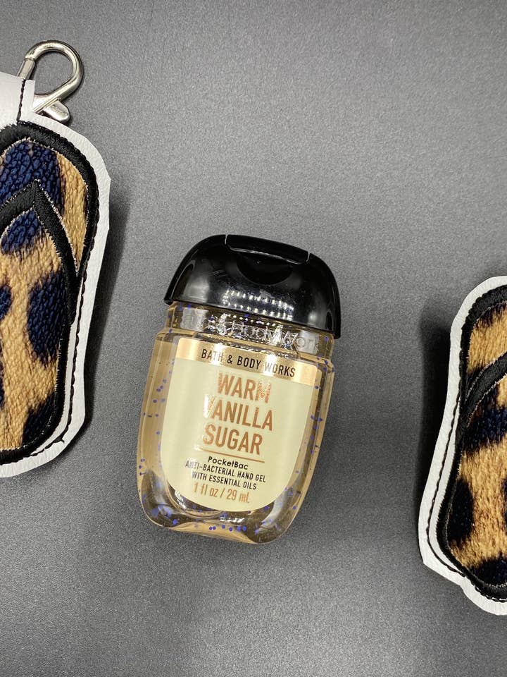 Flip Flops Sanitizer Holder Keychain, Hand Sanitizer Holder for wholesale by Grandmommy’s Threads