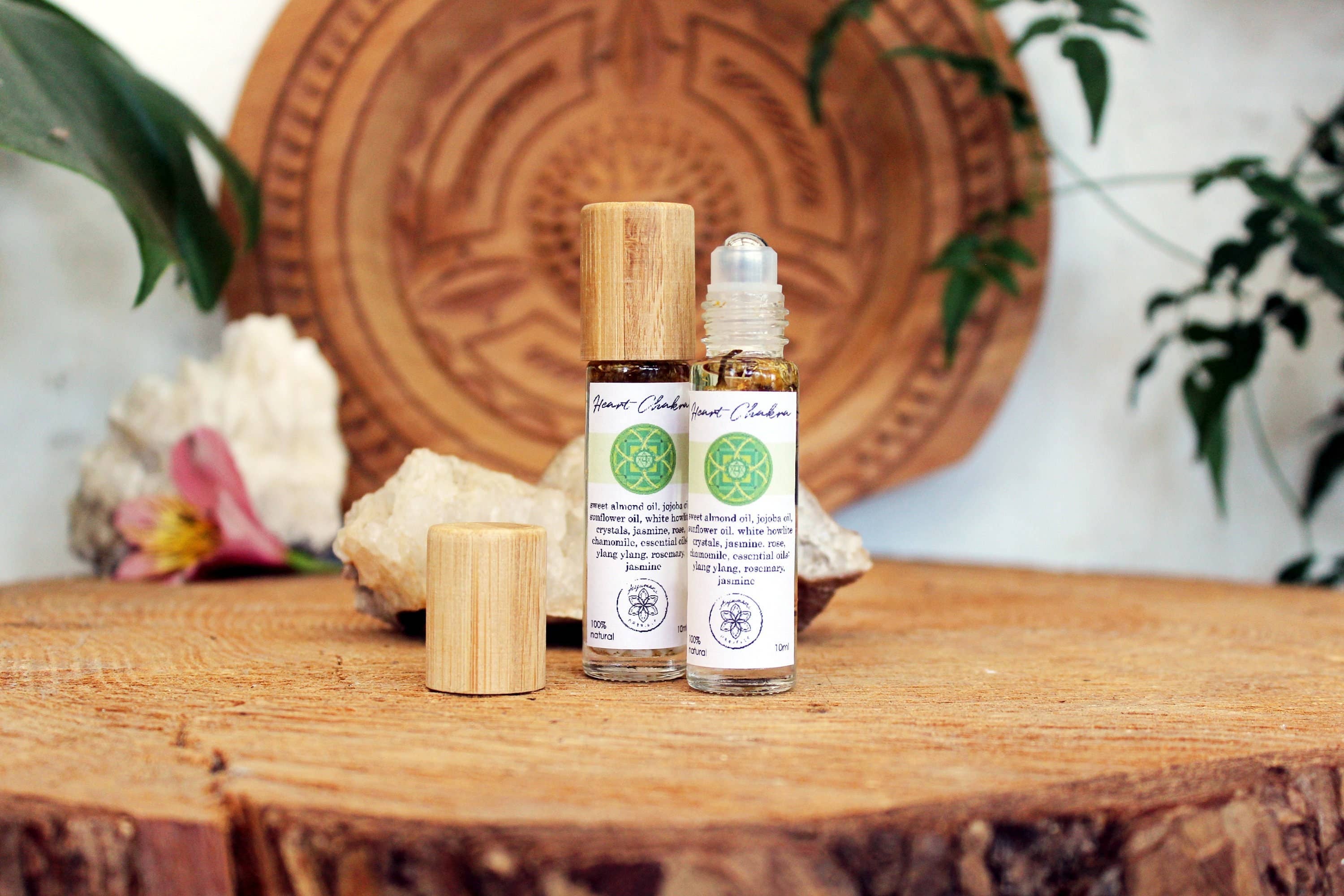 Ayamani Naturals - Vendita all'ingrosso Olio essenziale - Olio Roll On Chakra del Cuore, Cristalli Erbe & Oli Essenziali
