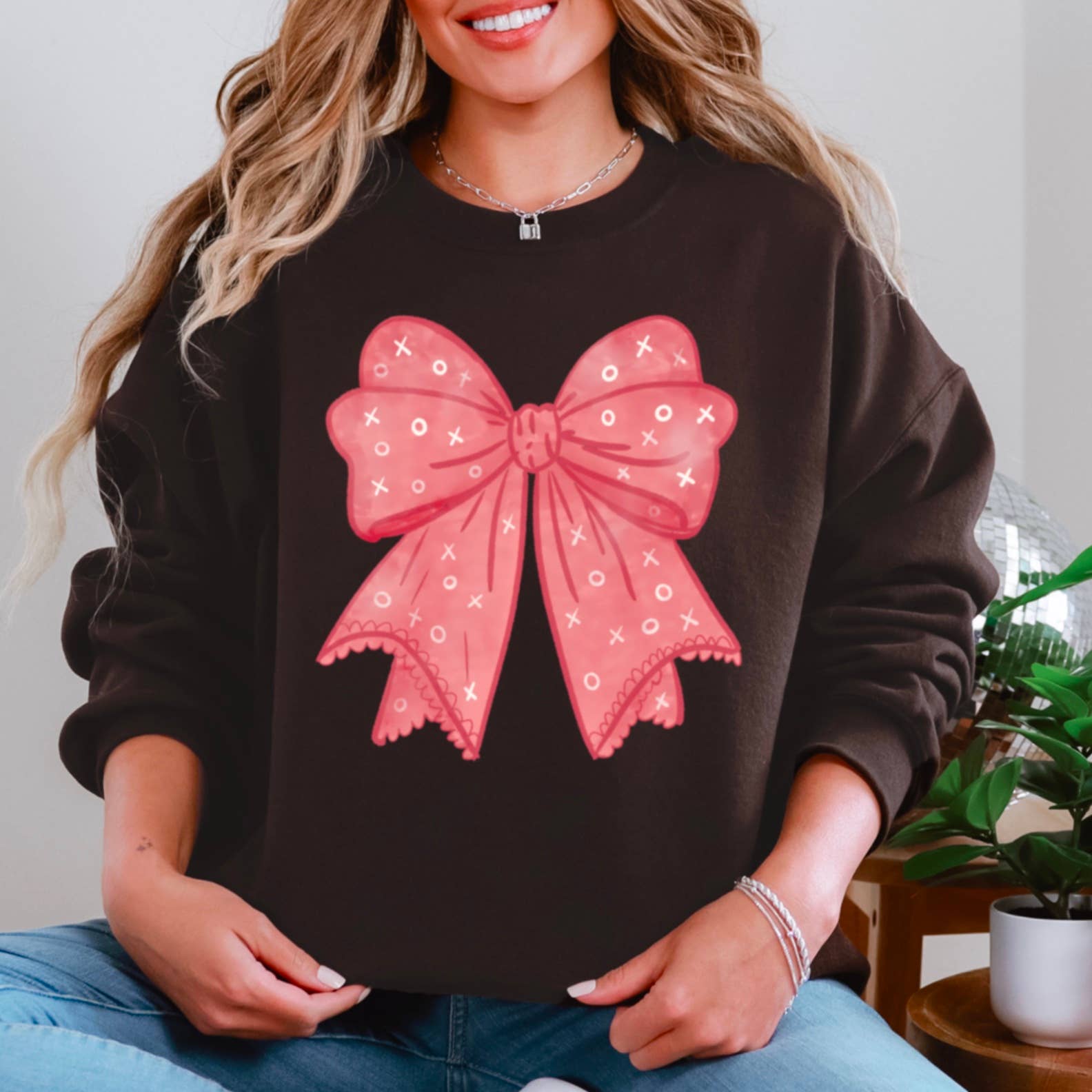 Shoppe SHC – wholesale Sweatshirt med tryck - Dam – XOXO Coquette Bow Sweatshirt | Tryckt Sweatshirt13