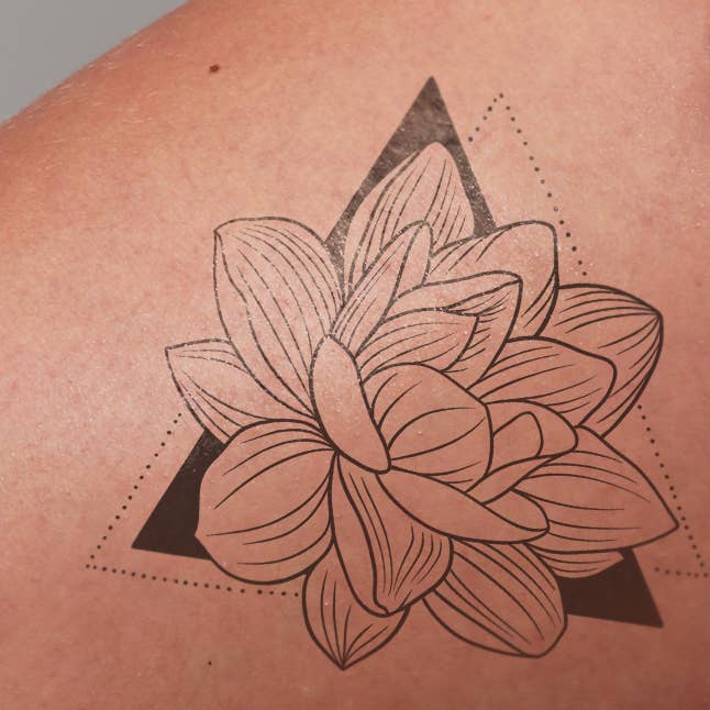 Ultra realistisk midlertidig tatovering, ny teknologi, varighed på 1-2 uger for engroshandel hos The Flash Tattoo