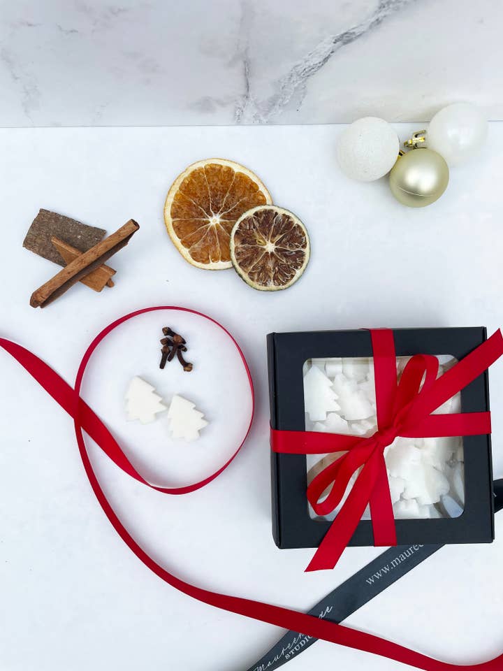 Spiced Oud Tree Wax Melts for wholesale by Maureen Luxe Studio