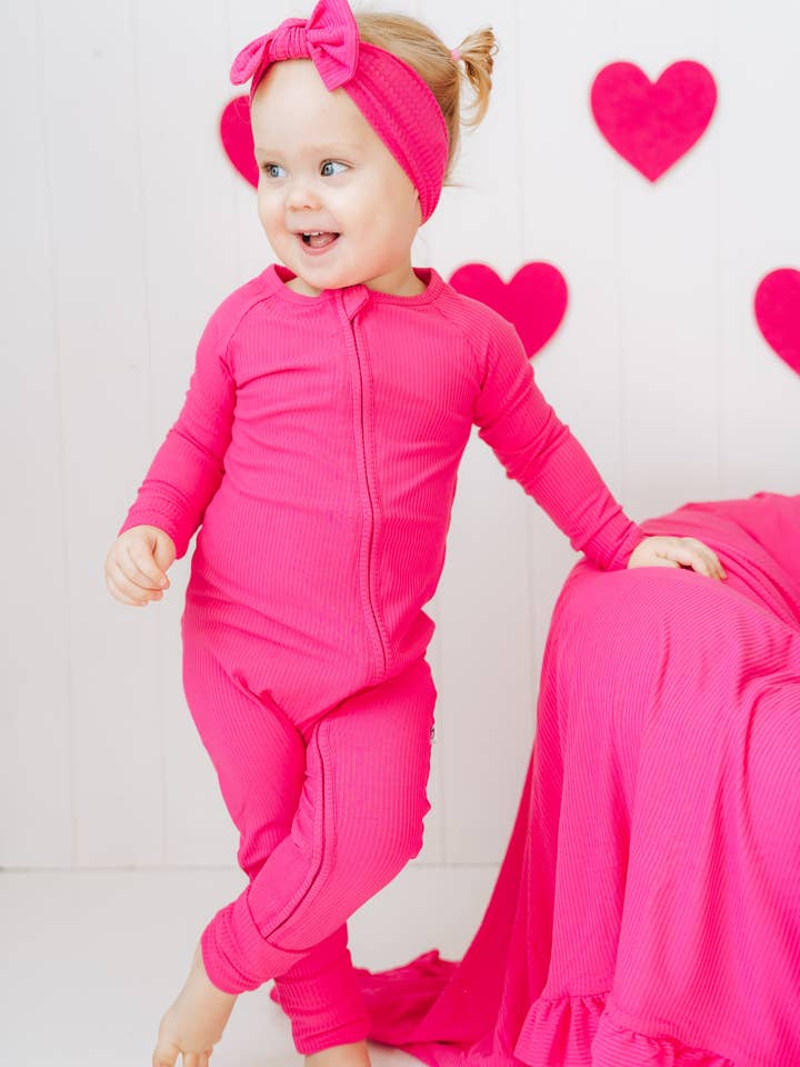 HOT PINK RIB DREAM ROMPER for engroshandel hos Dream Big Little Co.