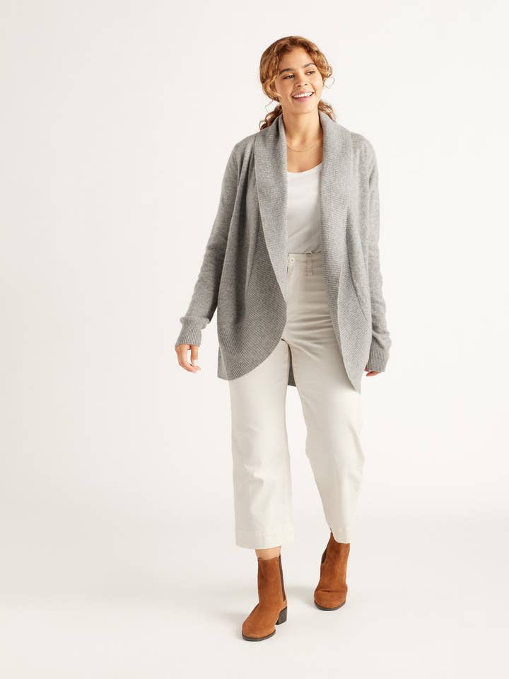 Cardigan ouvert en cachemire de Mongolie pour la vente par Delfina&Co