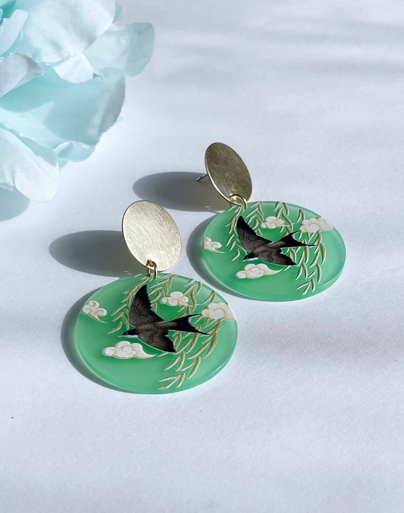 Pearl and Ivy Studio – Brincos de argola por atacado – Brincos bird statement vintage style - Soaring2