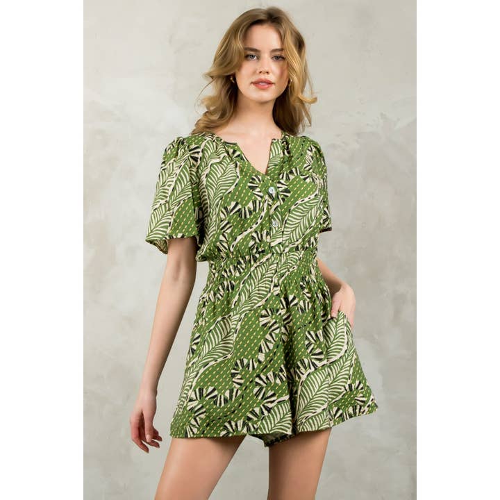 Combinaison à imprimé feuilles avec taille smockée pour la vente par THML