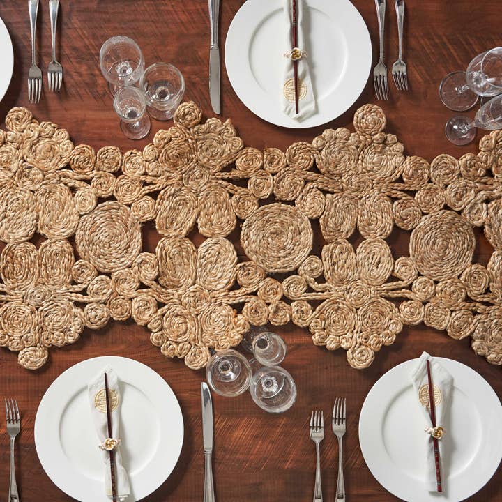Chemin de table en jute tressé bordé pour la vente par LR Home