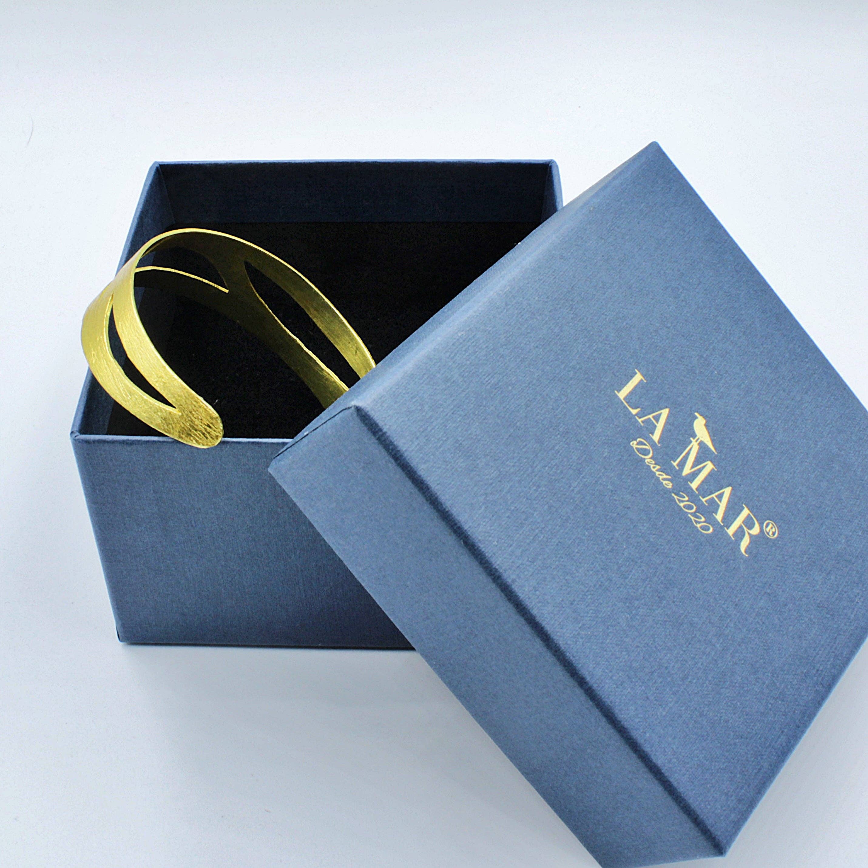 LA MAR - Wholesale Cuff Bracelet - AURA gold-plated bracelet - Design with character11