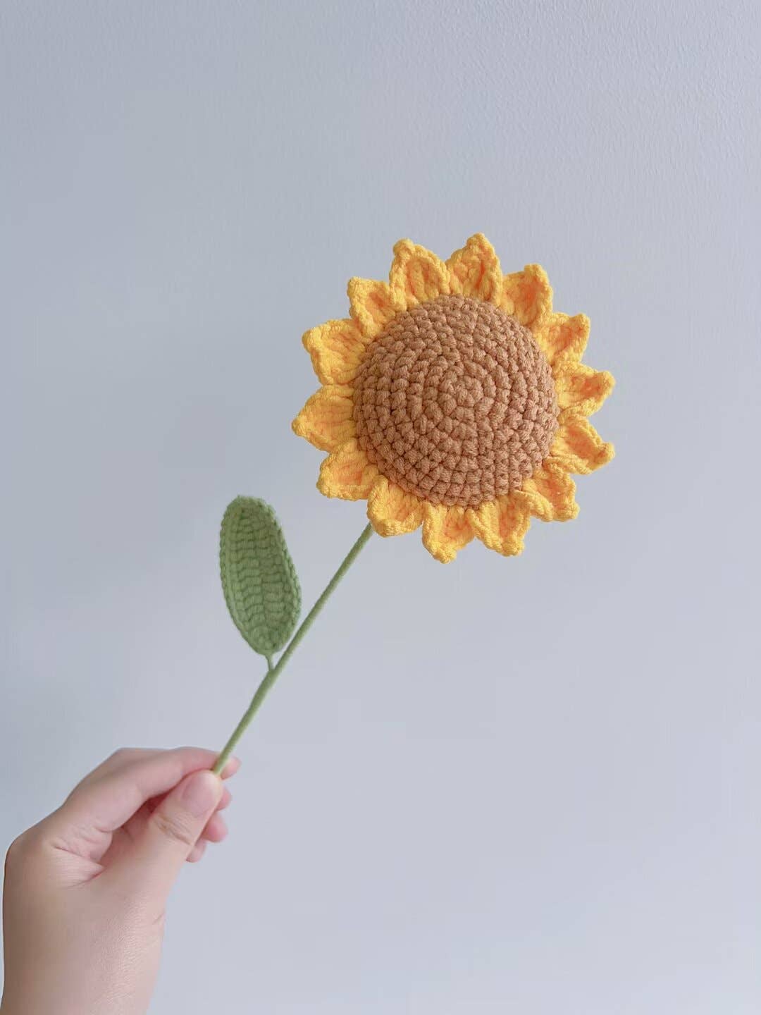 Lilyrosy（Duty free) – Flores artificiais por atacado – Decoração de girassóis de crochê Lilyrosy em camada única, para festas3