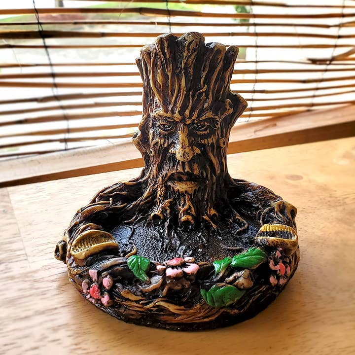 Pichincha - Wholesale Ashtray - Tree Stump Man Figurine Round Ash Tray