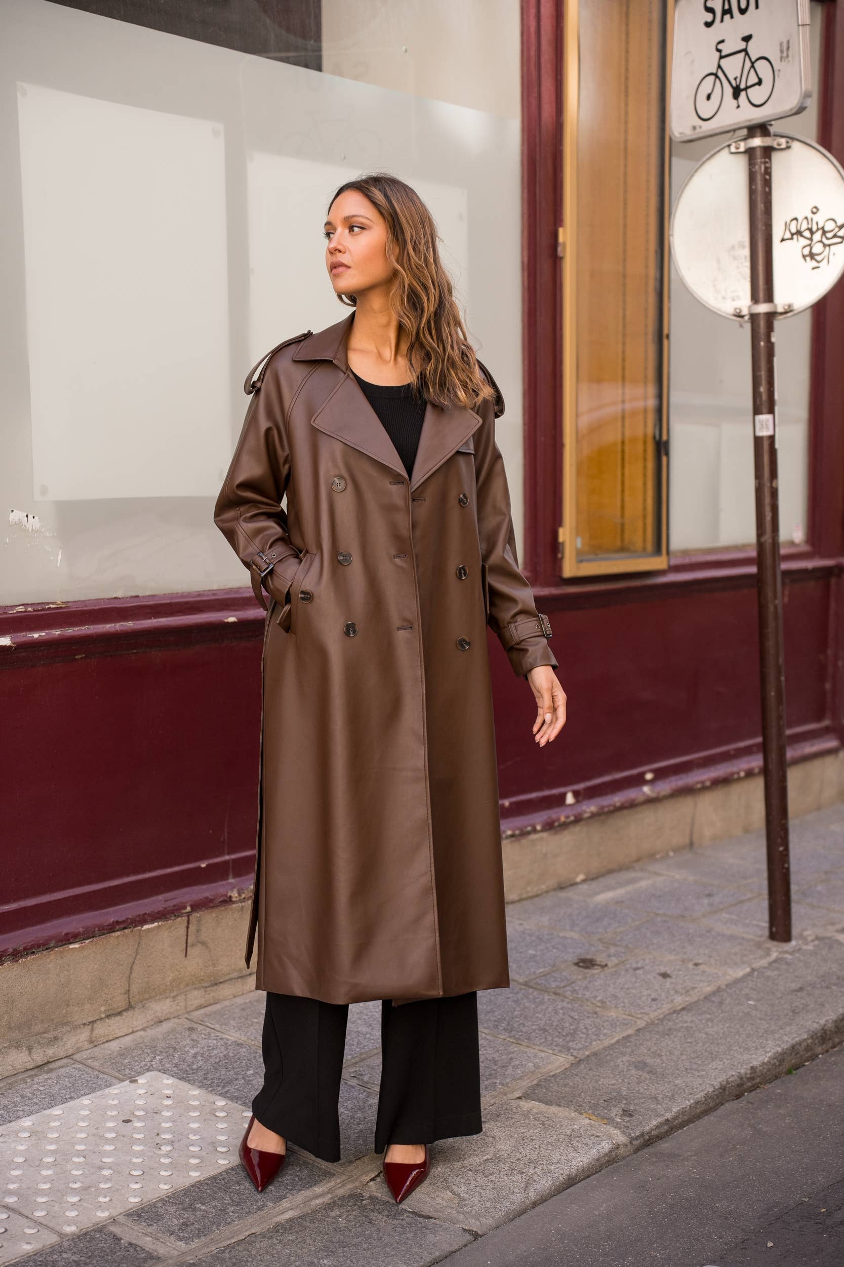 Attentif Paris - Wholesale Trench Coat - Women's - Long vegan leather trench coat39