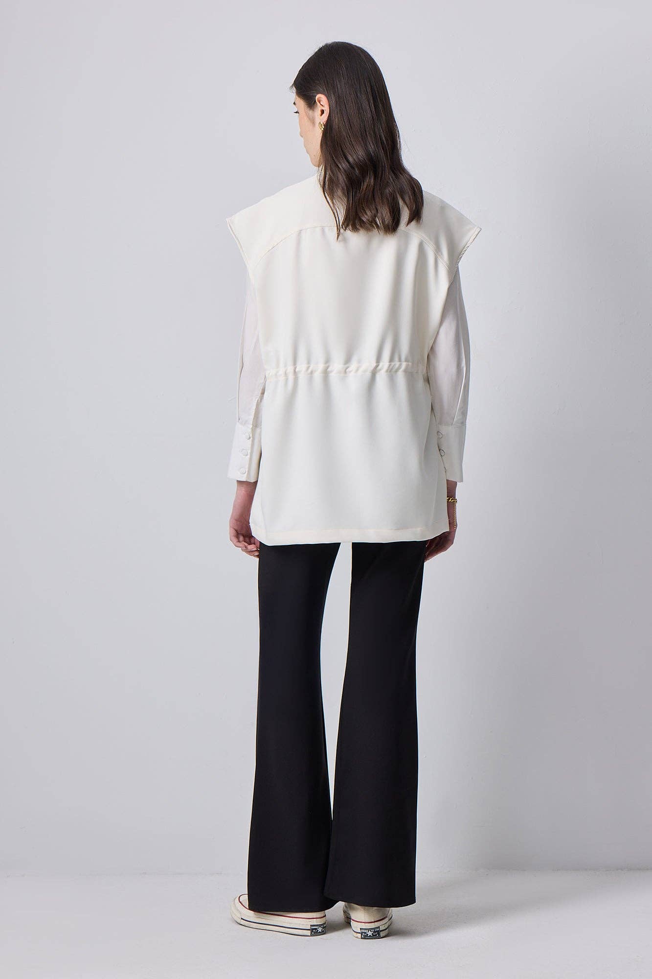 Ekru CREPE VEST WITH POCKETS for wholesale on Faire2