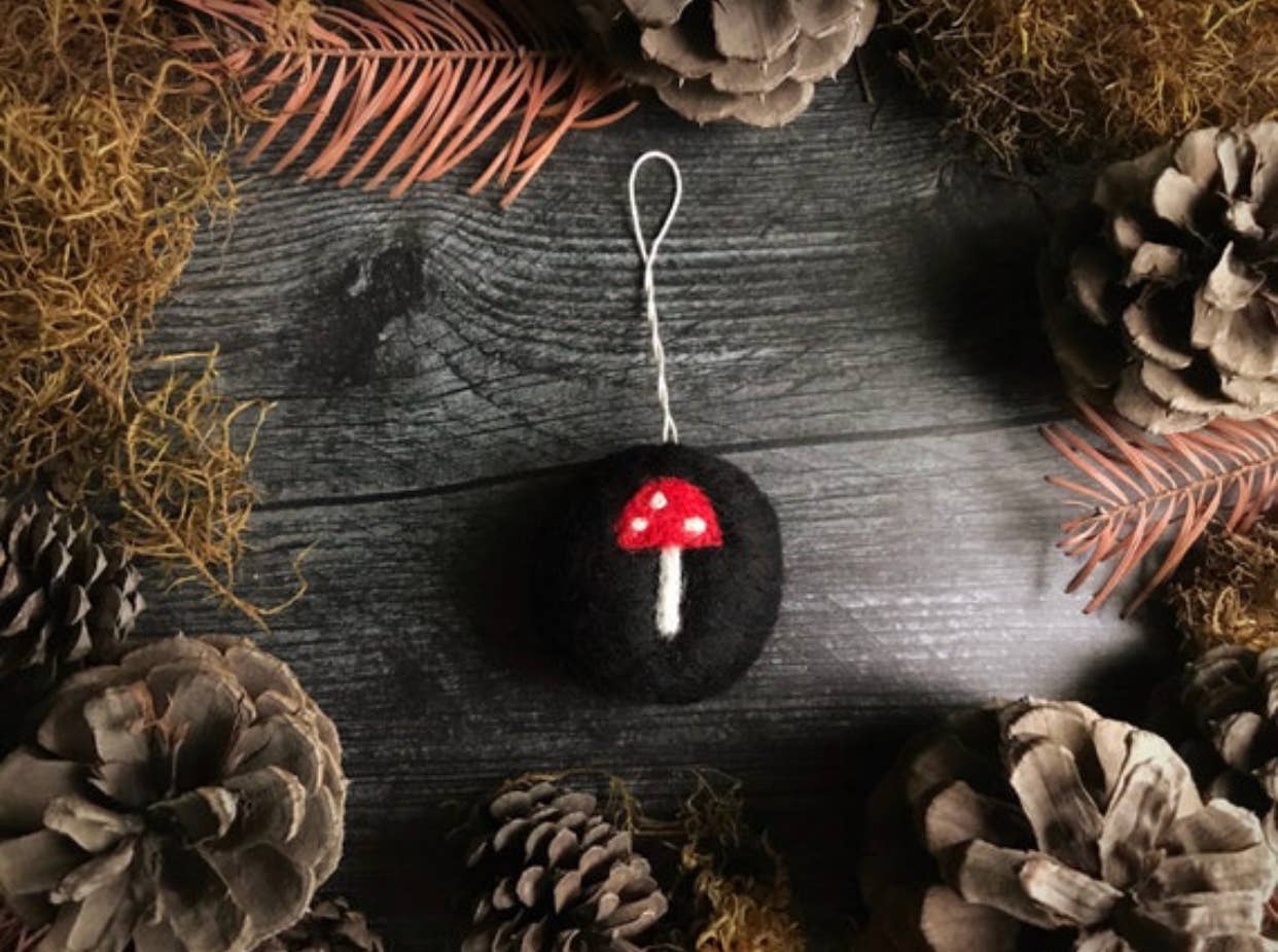 House of Moss - Vendita all'ingrosso Decorazione - Ornamento Rotondo Decorato | Lana Infeltrita | 15 Varianti di Colore15